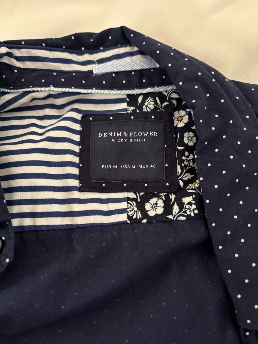 Men’s Short like new!!Denim & Flower Navy Polka Dot and Striped Trim Jean Jacket